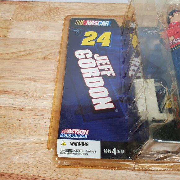 2004 Action McFarlane, Series 4, Nascar, #24, Jeff Gordon, Dupont, Sponsored - Picture 6 of 9